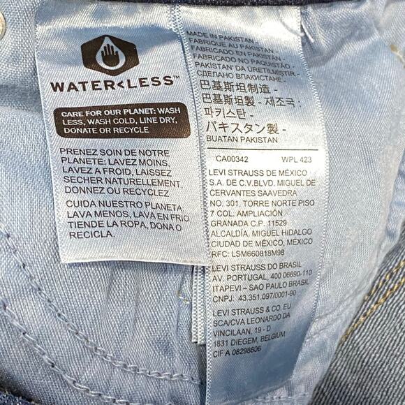 Levi’s Jeans SIZE 12 M Classic Bootcut Dark Wash Cotton Blend Denim - Picture 9 of 13